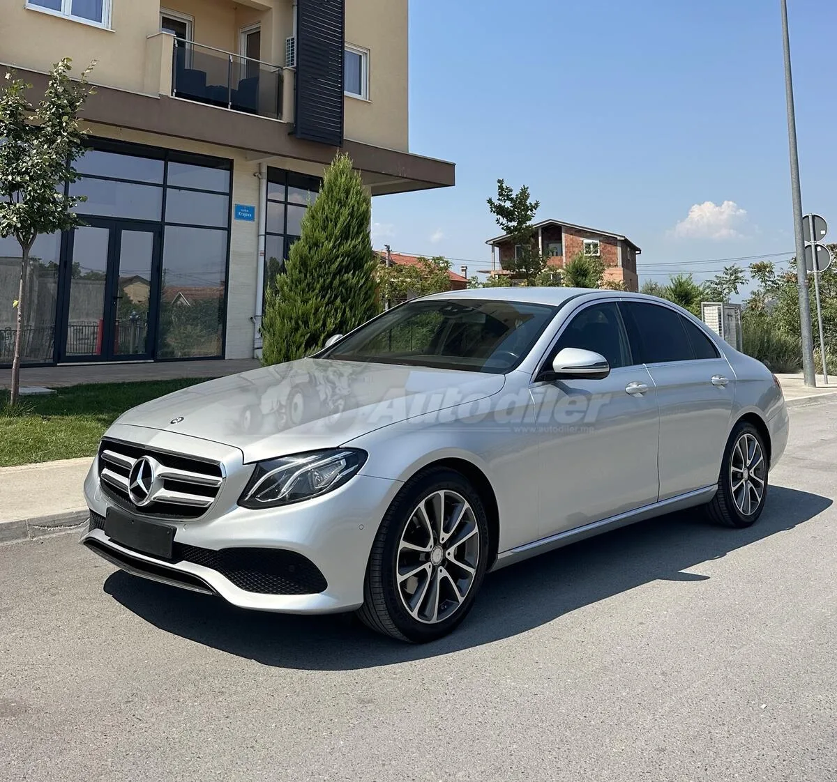 Prodajem automobil , 2016 – fotografija 1 od 6